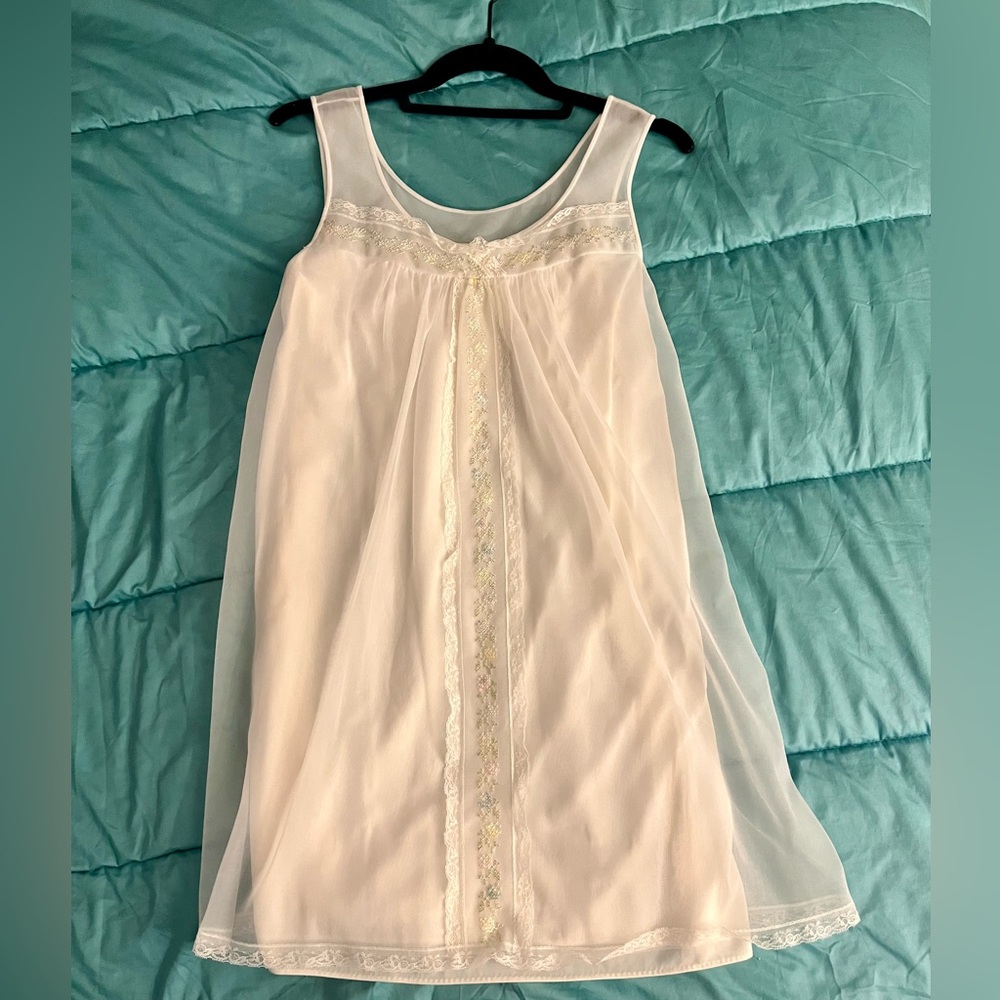 VTG 60s Shadowline Romantic White Nightgown Set - Women’s Small